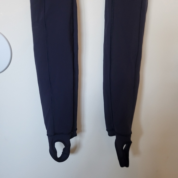 Lululemon Hold On Tight Solid 28'' Midnight Navy Stirrup Leggings Sz 2 - Picture 8 of 16